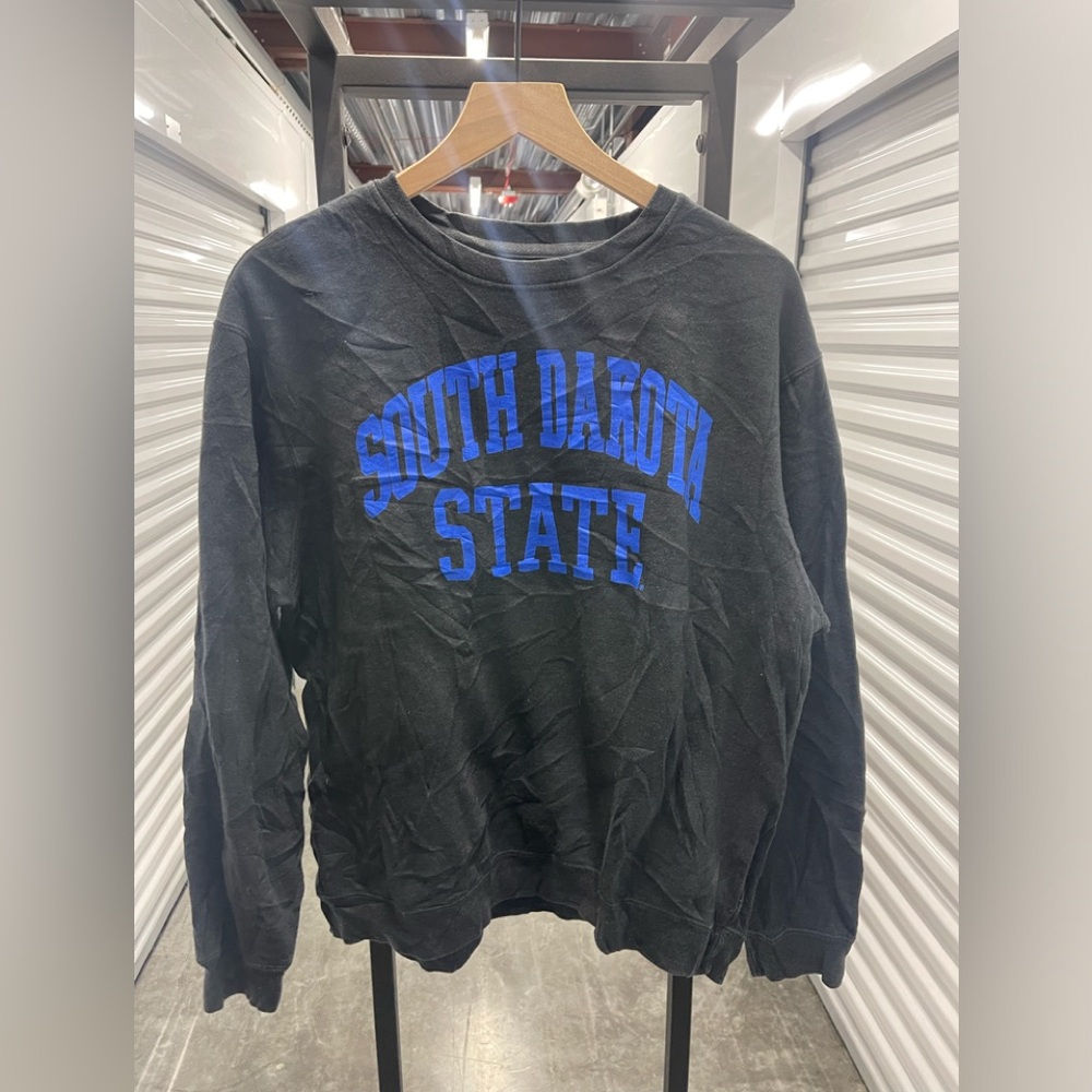 Vintage Top Of The World South Dakota StateCoyotes Crewneck…Large…24x25